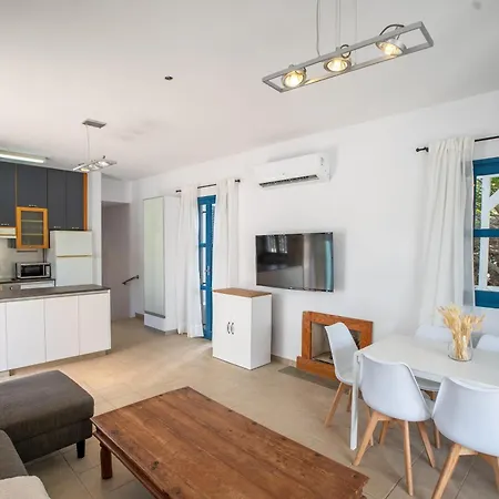 Villa Phaedrus Living: Sky Blue *