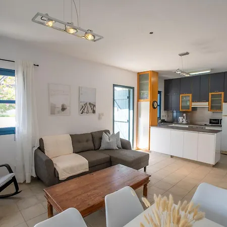 Phaedrus Living: Sky Blue Villa *
